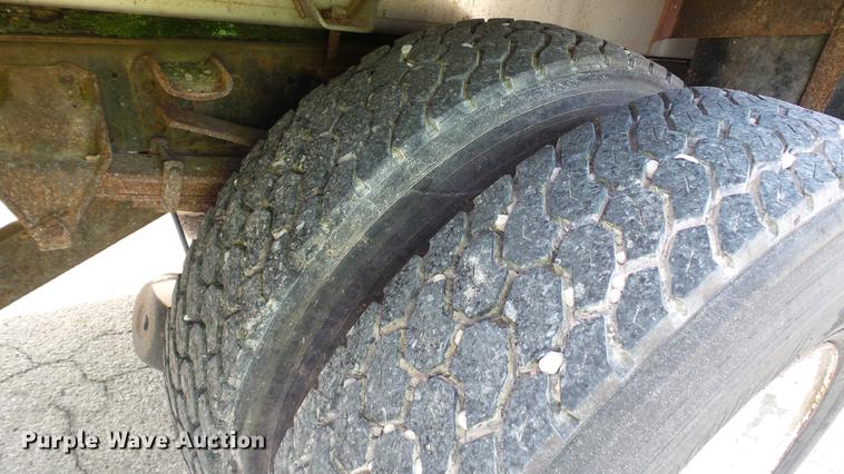 image for item DC2590 1983 Ford LN700 chemical distributor truck