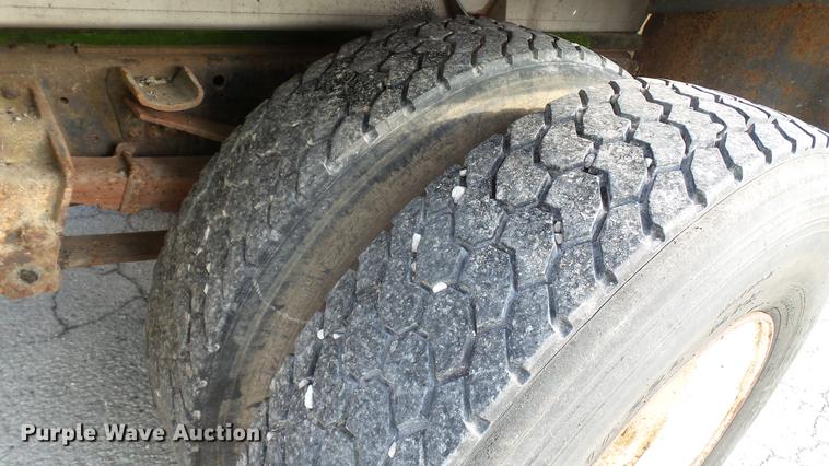 image for item DC2590 1983 Ford LN700 chemical distributor truck