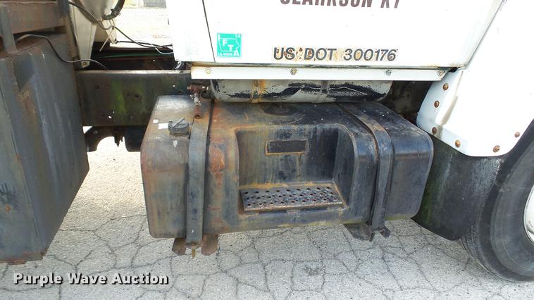 image for item DC2590 1983 Ford LN700 chemical distributor truck