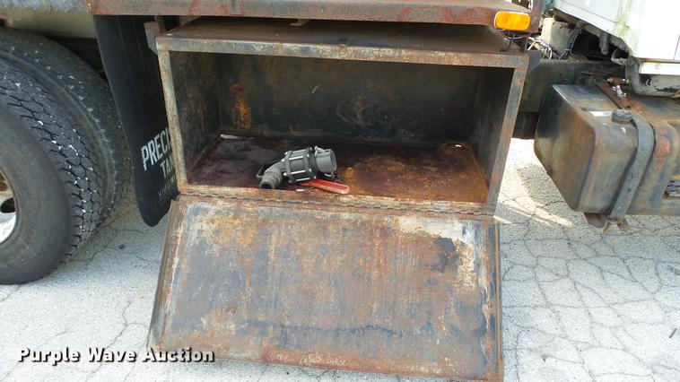 image for item DC2590 1983 Ford LN700 chemical distributor truck