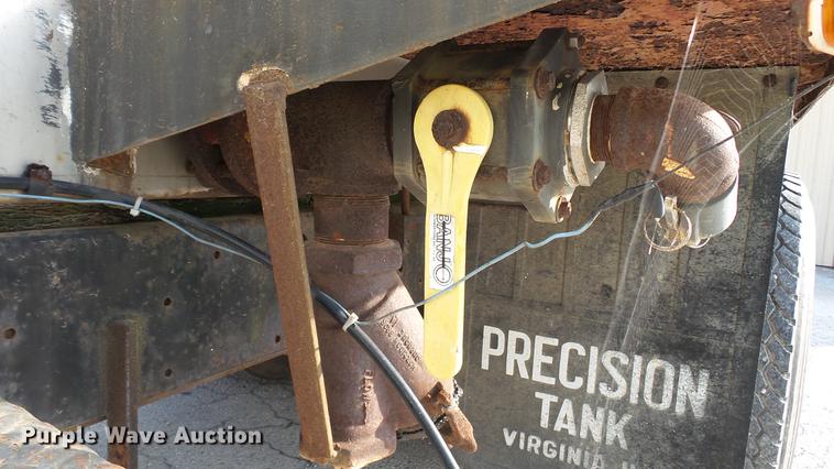 image for item DC2590 1983 Ford LN700 chemical distributor truck