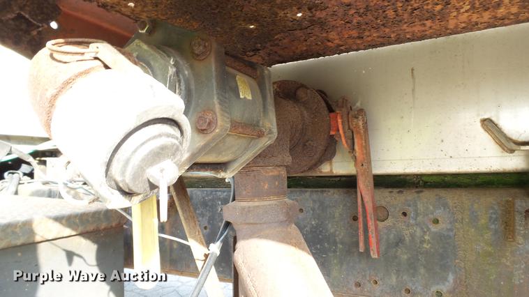 image for item DC2590 1983 Ford LN700 chemical distributor truck