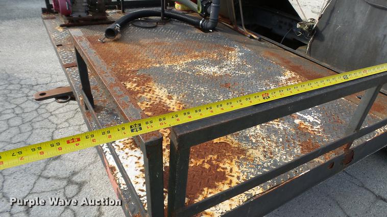 image for item DC2590 1983 Ford LN700 chemical distributor truck