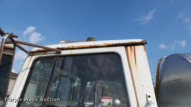 image for item DC2590 1983 Ford LN700 chemical distributor truck