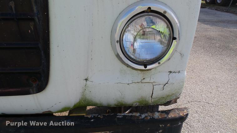 image for item DC2590 1983 Ford LN700 chemical distributor truck