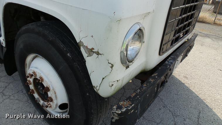 image for item DC2590 1983 Ford LN700 chemical distributor truck