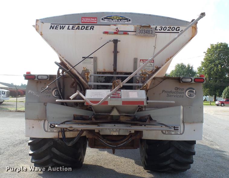 image for item DC2591 2004 GMC C8500 applicator truck