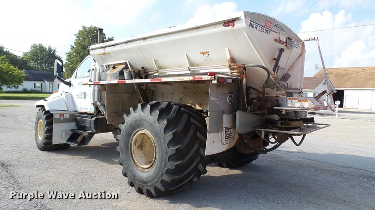 image for item DC2591 2004 GMC C8500 applicator truck