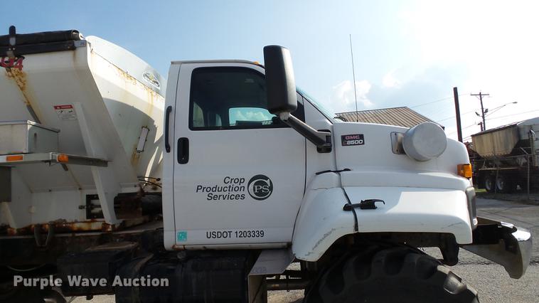 image for item DC2591 2004 GMC C8500 applicator truck