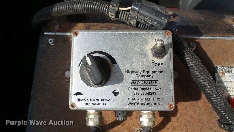 image for item DC2591 2004 GMC C8500 applicator truck