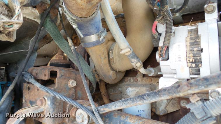 image for item DC2591 2004 GMC C8500 applicator truck