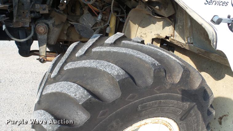 image for item DC2591 2004 GMC C8500 applicator truck