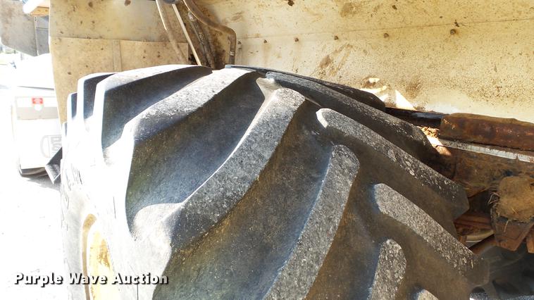 image for item DC2591 2004 GMC C8500 applicator truck