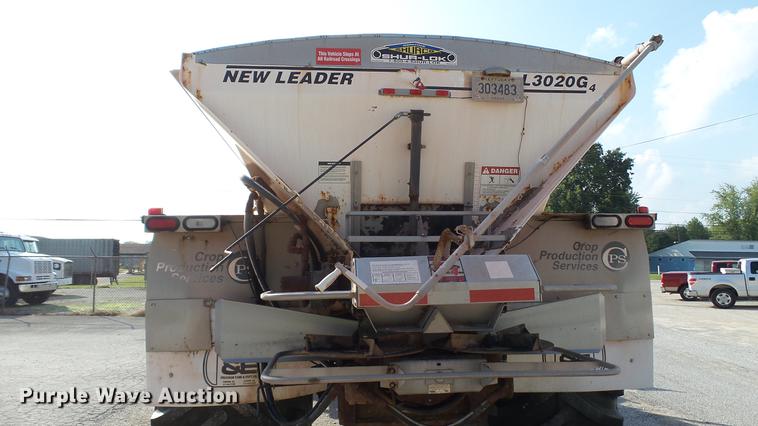 image for item DC2591 2004 GMC C8500 applicator truck