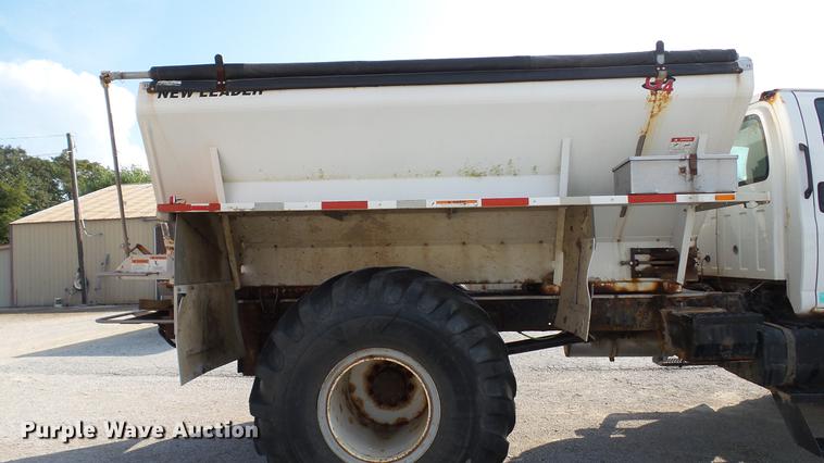 image for item DC2591 2004 GMC C8500 applicator truck