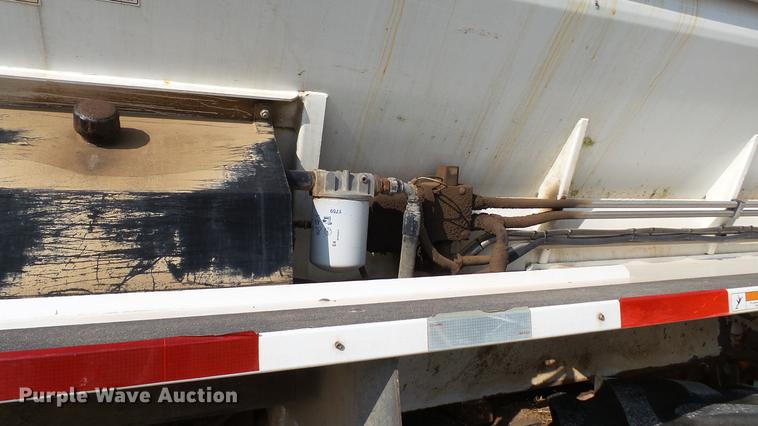 image for item DC2591 2004 GMC C8500 applicator truck