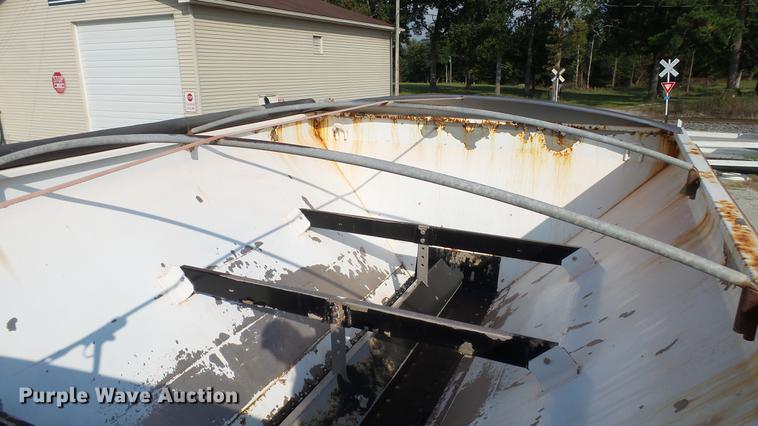 image for item DC2591 2004 GMC C8500 applicator truck