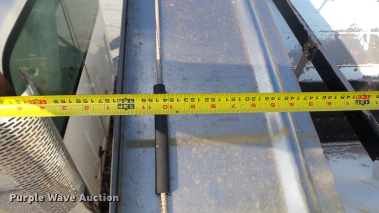 image for item DC2591 2004 GMC C8500 applicator truck