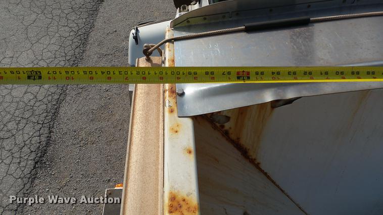 image for item DC2591 2004 GMC C8500 applicator truck