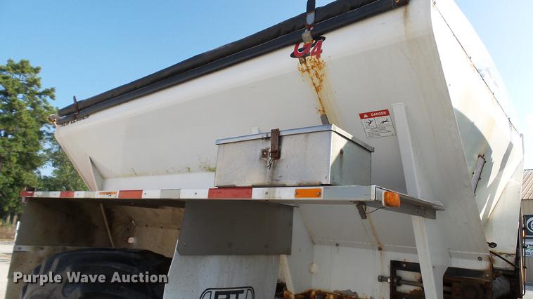 image for item DC2591 2004 GMC C8500 applicator truck