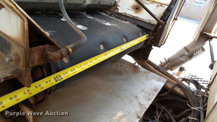 image for item DC2591 2004 GMC C8500 applicator truck