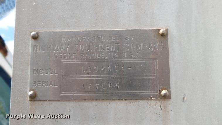 image for item DC2591 2004 GMC C8500 applicator truck