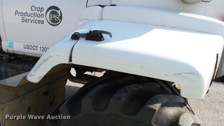 image for item DC2591 2004 GMC C8500 applicator truck