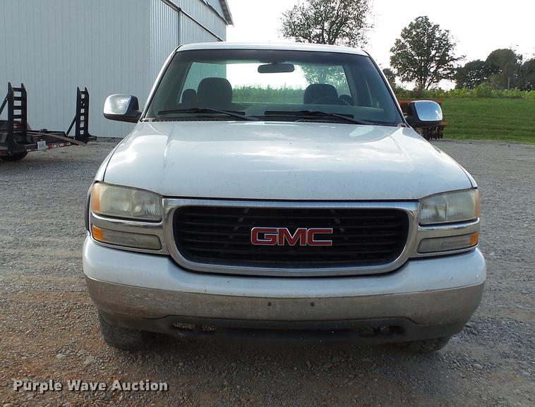 image for item DC2592 2001 GMC Sierra 1500 pickup truck