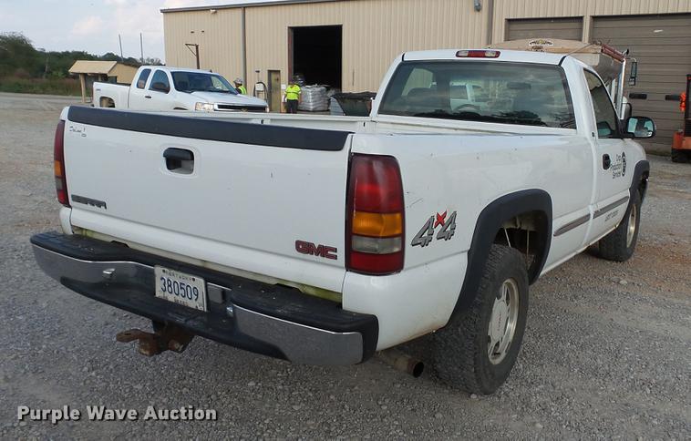image for item DC2592 2001 GMC Sierra 1500 pickup truck