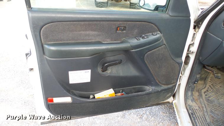 image for item DC2592 2001 GMC Sierra 1500 pickup truck