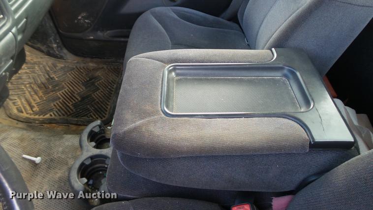 image for item DC2592 2001 GMC Sierra 1500 pickup truck