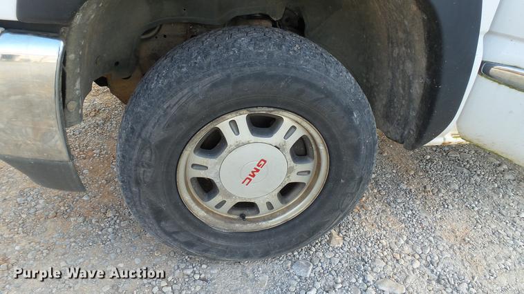 image for item DC2592 2001 GMC Sierra 1500 pickup truck