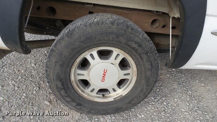 image for item DC2592 2001 GMC Sierra 1500 pickup truck