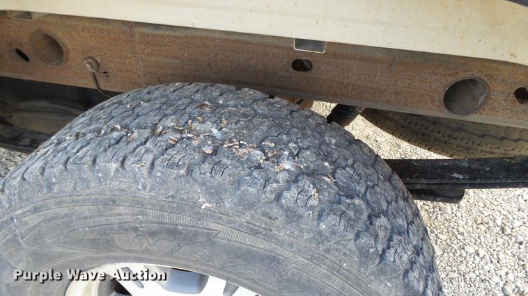 image for item DC2592 2001 GMC Sierra 1500 pickup truck