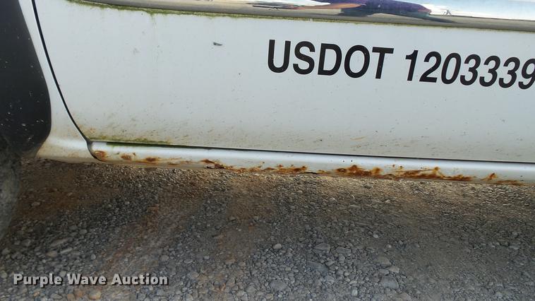 image for item DC2592 2001 GMC Sierra 1500 pickup truck