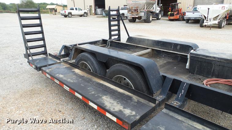 image for item DC2595 2010 Behnke SCST80E sprayer trailer
