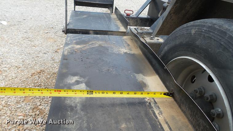 image for item DC2595 2010 Behnke SCST80E sprayer trailer