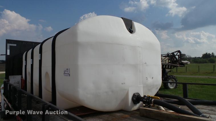 image for item DC2596 Snyder Industries poly tank