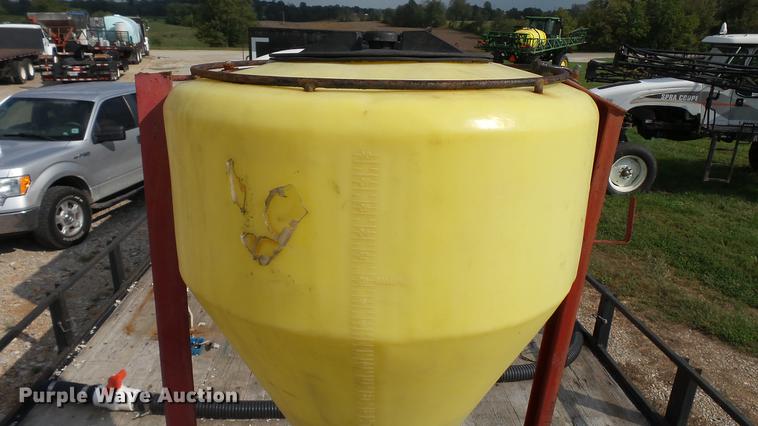 image for item DC2596 Snyder Industries poly tank