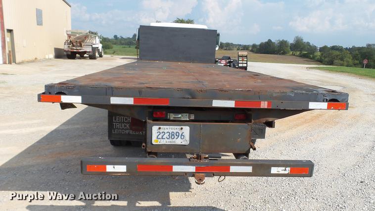 image for item DC2598 1985 International F1954 flatbed truck