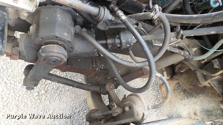 image for item DC2598 1985 International F1954 flatbed truck