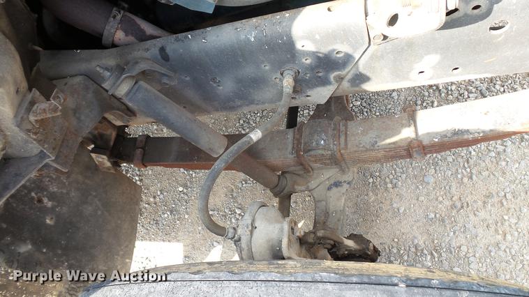 image for item DC2598 1985 International F1954 flatbed truck