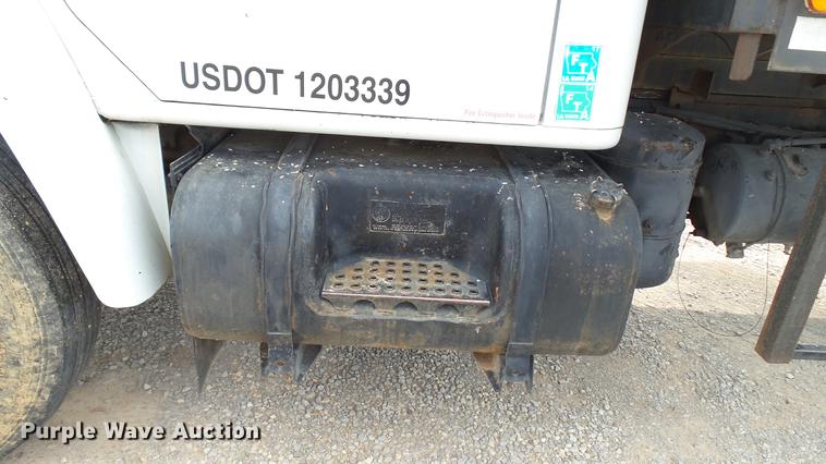 image for item DC2598 1985 International F1954 flatbed truck