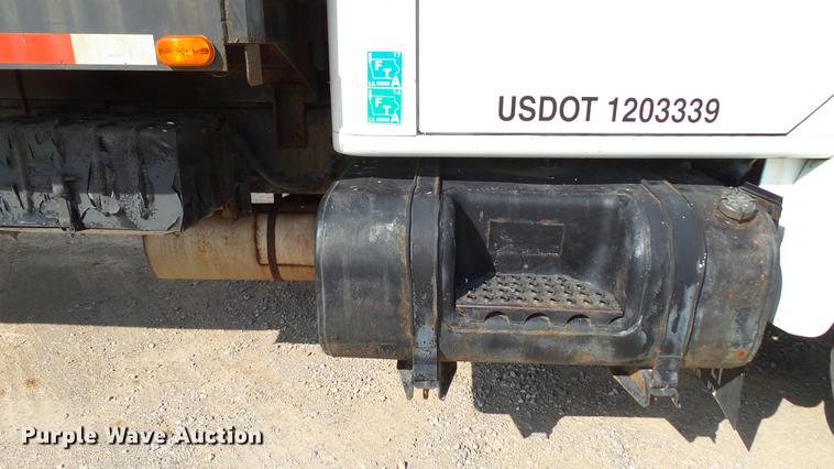 image for item DC2598 1985 International F1954 flatbed truck