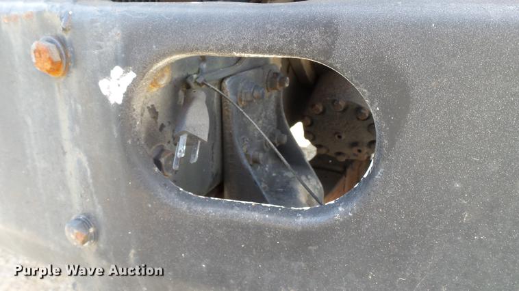 image for item DC2598 1985 International F1954 flatbed truck