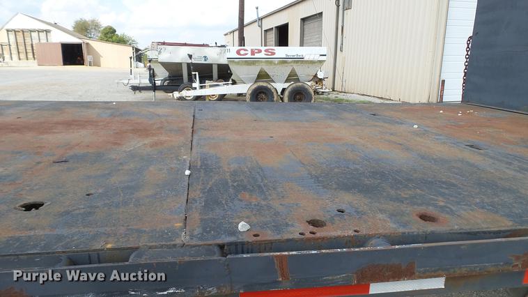 image for item DC2598 1985 International F1954 flatbed truck