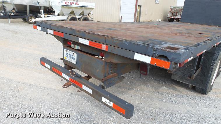 image for item DC2598 1985 International F1954 flatbed truck
