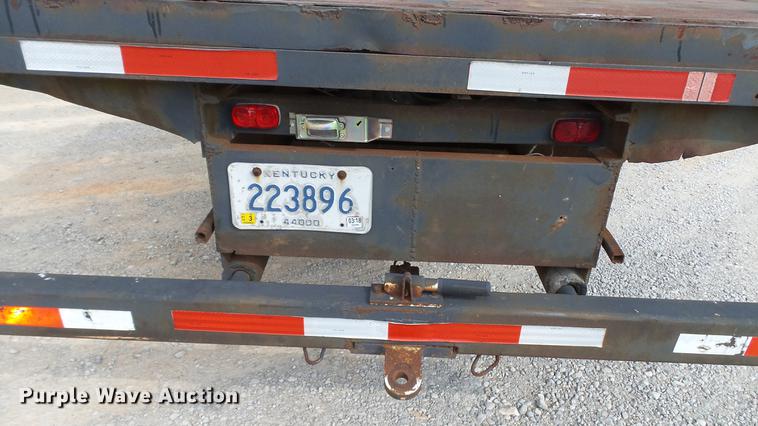 image for item DC2598 1985 International F1954 flatbed truck