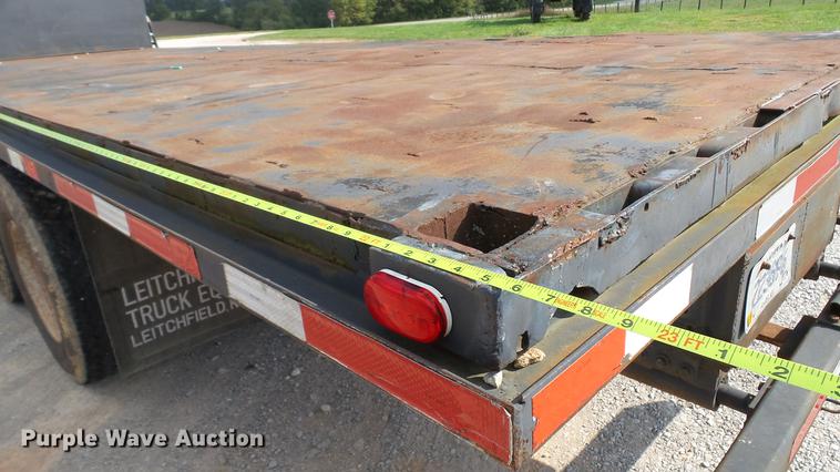 image for item DC2598 1985 International F1954 flatbed truck