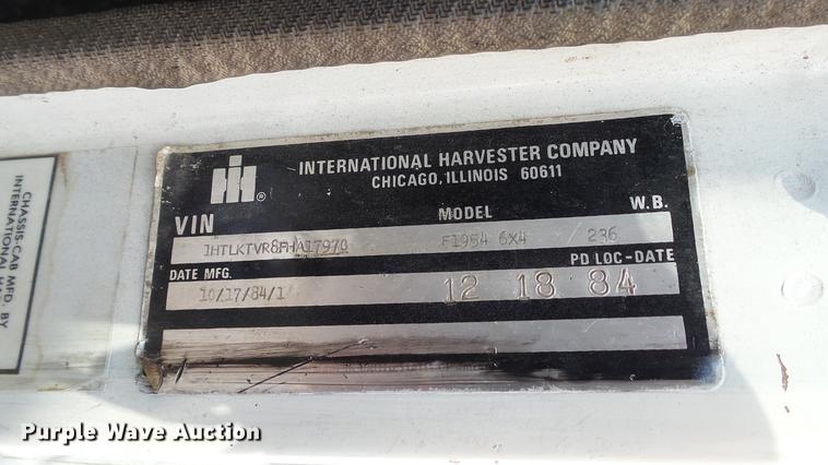 image for item DC2598 1985 International F1954 flatbed truck